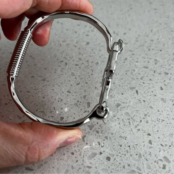 Geometric Cross Shaped Open Cuff Bracelet - Picture 6 of 13